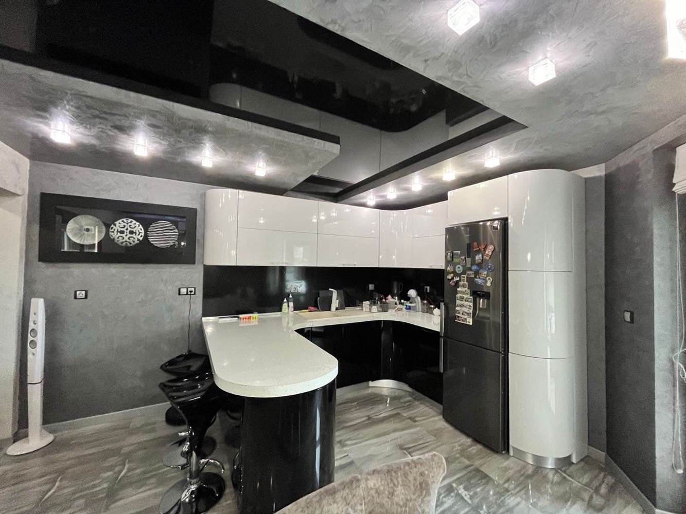 Luxusní apartmán se třemi terasami a vybavením vysoké třídy – výjimečný byt se dvěma ložnicemi v komplexu „Černé moře“, Nesebar