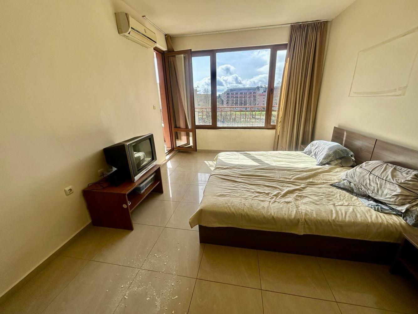 Dvoupokojový apartmán v centrální části Slunečného pobřeží s výhledem na bazén