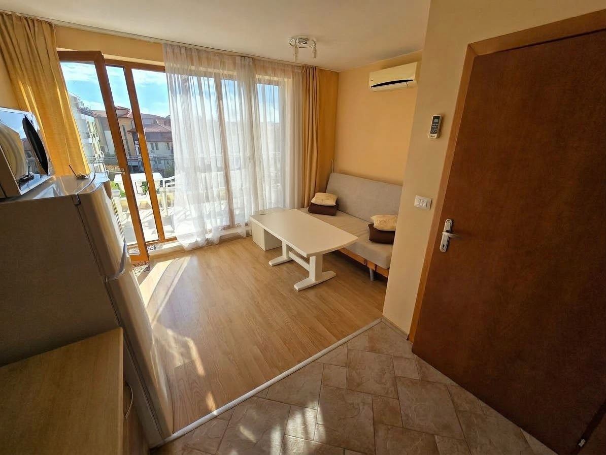 Panoramatický výhled na moře v první linii – zařízený byt s jednou ložnicí ve Sveti Vlas