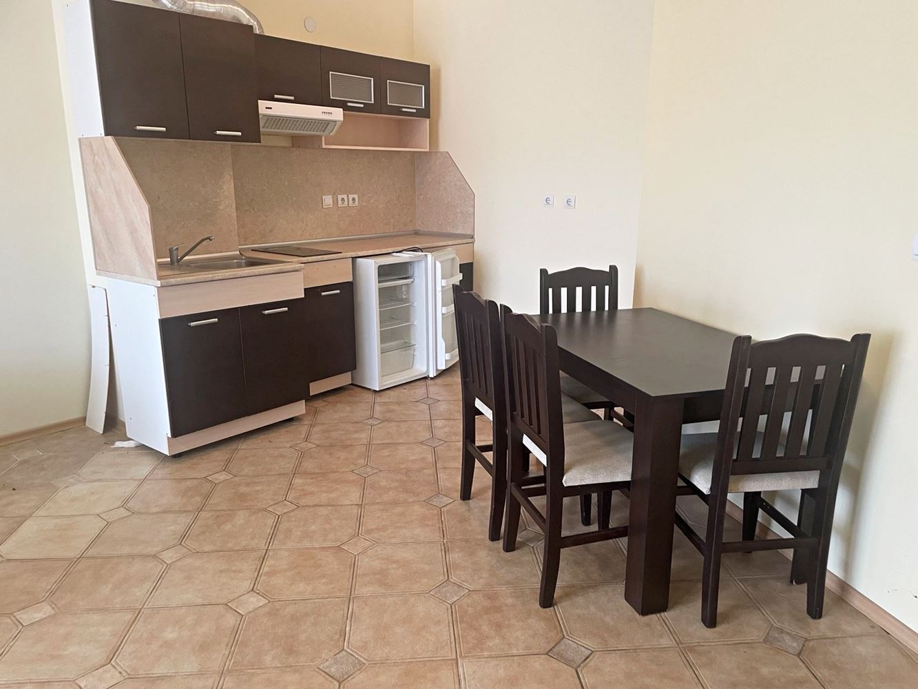 Prostorný panoramatický apartmán se dvěma ložnicemi ve Slunečném pobřeží