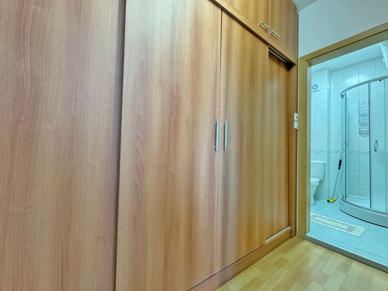 Luxusní penthouse na Slunečném pobřeží s působivou panoramatickou terasou a skvělou lokalitou