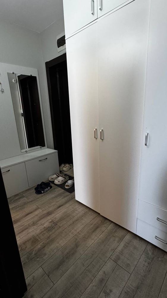 Byt s jednou ložnicí v prestižním komplexu s výhledem na moře a zeleň