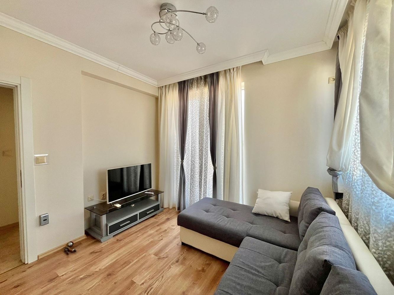 Prostorný apartmán se dvěma ložnicemi a panoramatickým výhledem na moře v Ravdě