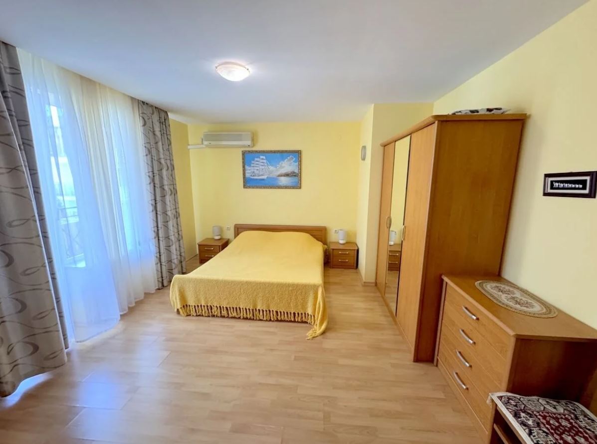 Krásný apartmán v první linii u moře v prestižním komplexu poblíž Elenite a Sveti Vlas