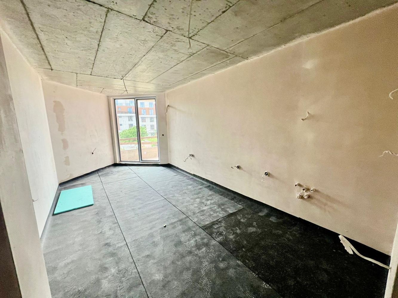 100 metrů od moře v Sarafovu – nové studio v komplexu s prostornými zelenými plochami