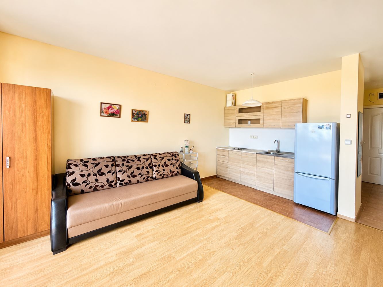 Zařízené studio s panoramatickým výhledem na moře v Ravdě, pouhých 50 metrů od moře