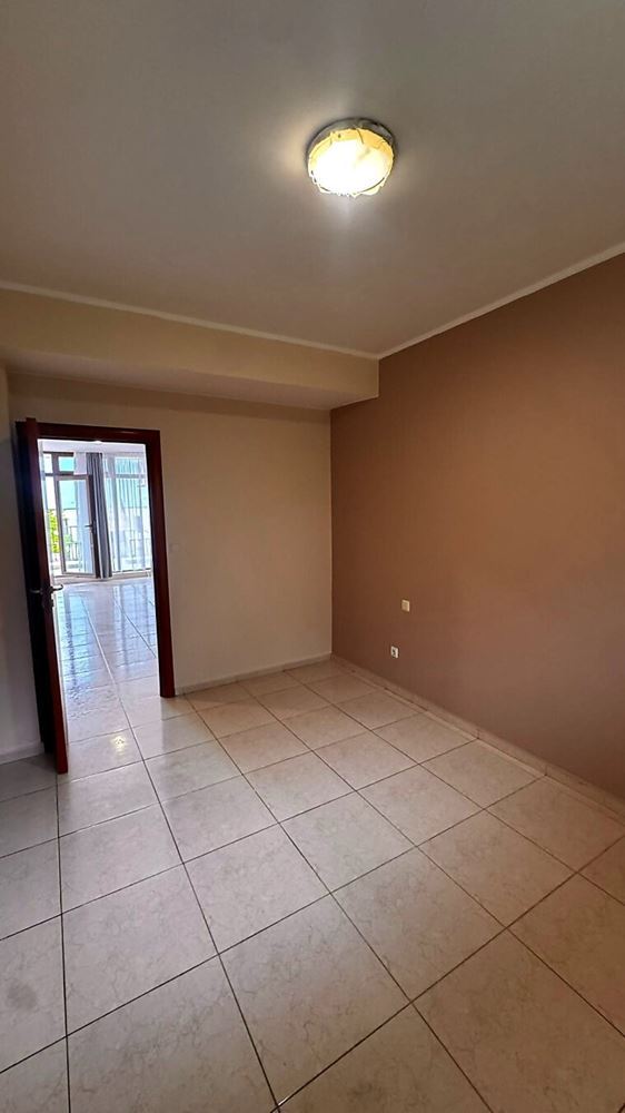 Třípokojový apartmán s výhledem na moře v prestižním komplexu ve Svatém Vlasu