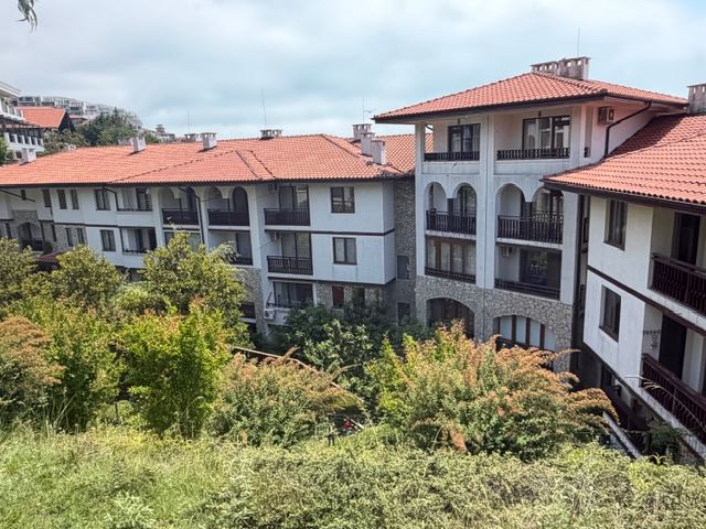 Čelní výhled na moře v první linii – apartmán se dvěma ložnicemi ve Sveti Vlas s výjimečnou polohou