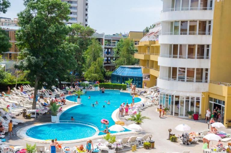 Prostorný apartmán s jednou ložnicí v srdci Sunny Beach – vynikající investice