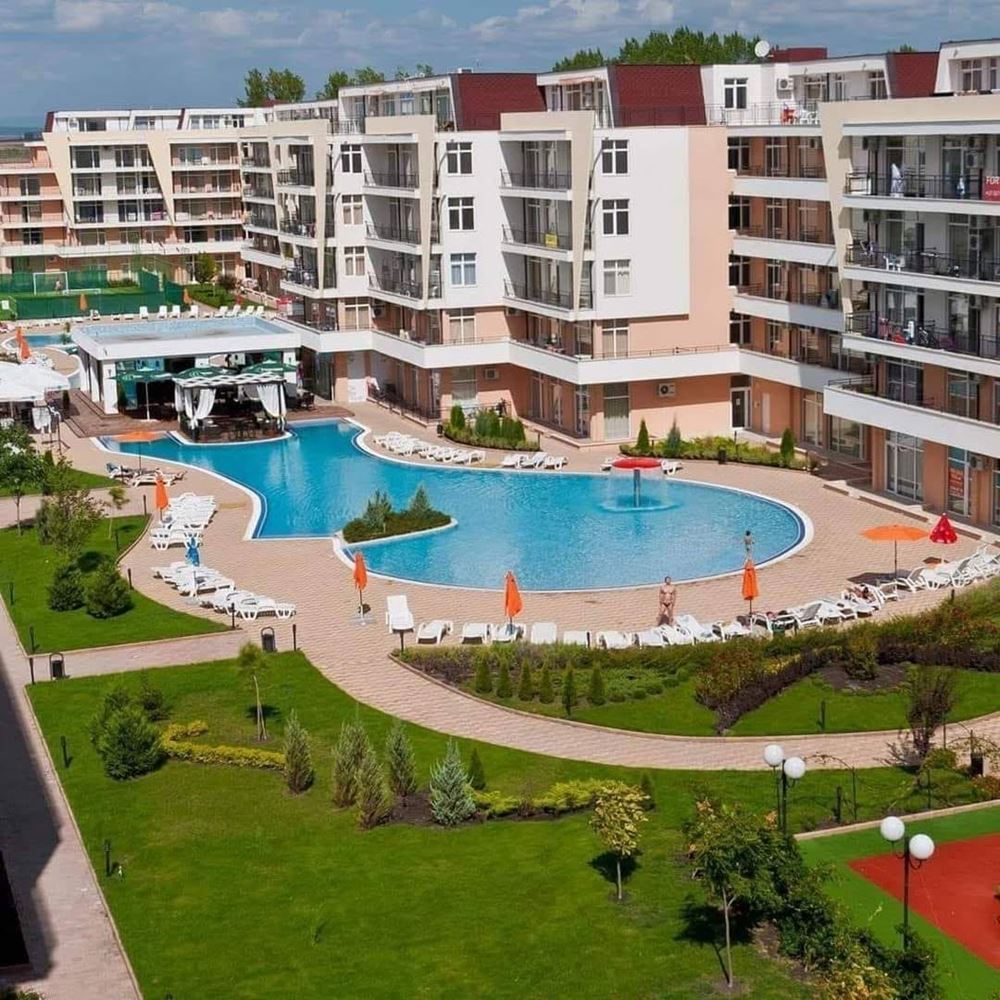 Prostorný byt s jednou ložnicí v uzavřeném komplexu na Slunečném pobřeží – komfort, klid a vynikající prostředí
