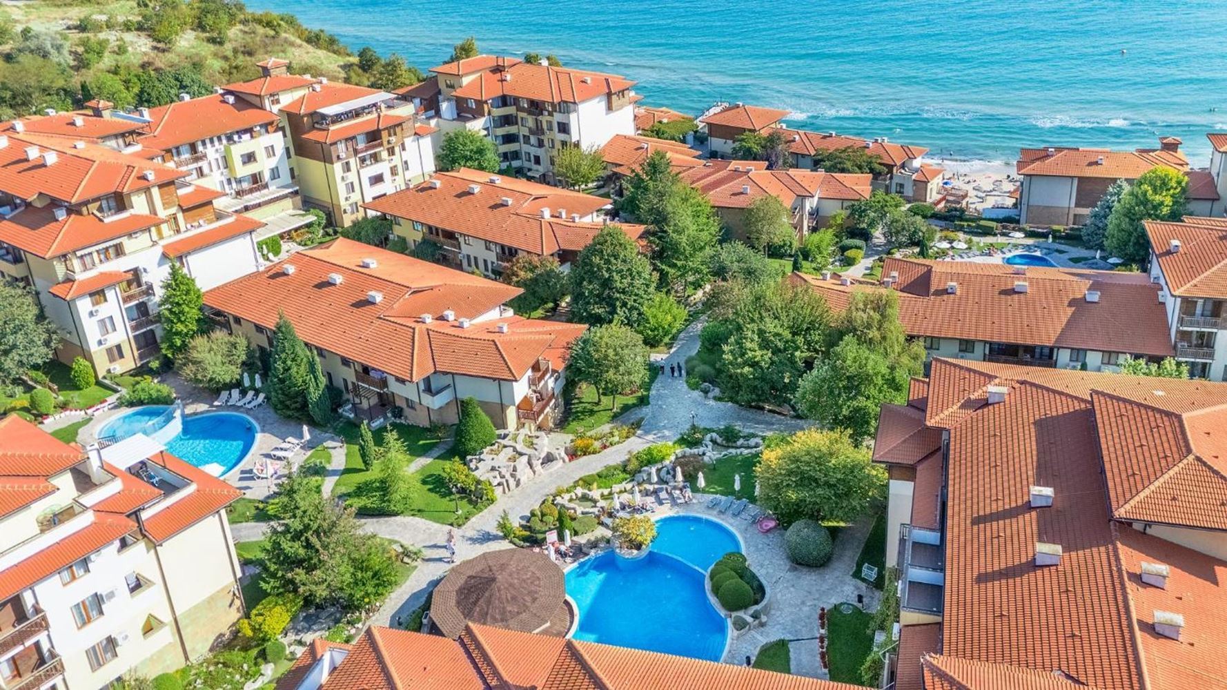 Studio s výhledem na moře v první linii u moře ve Svatém Vlasu – luxusní komplex s bohatou infrastrukturou