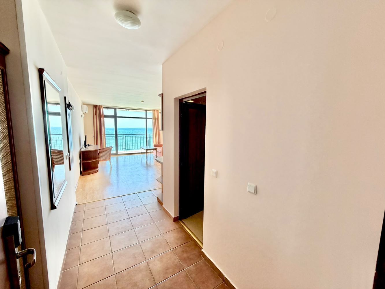 Apartmán s jednou ložnicí s panoramatickým výhledem na moře v první linii u moře ve Svatém Vlasu