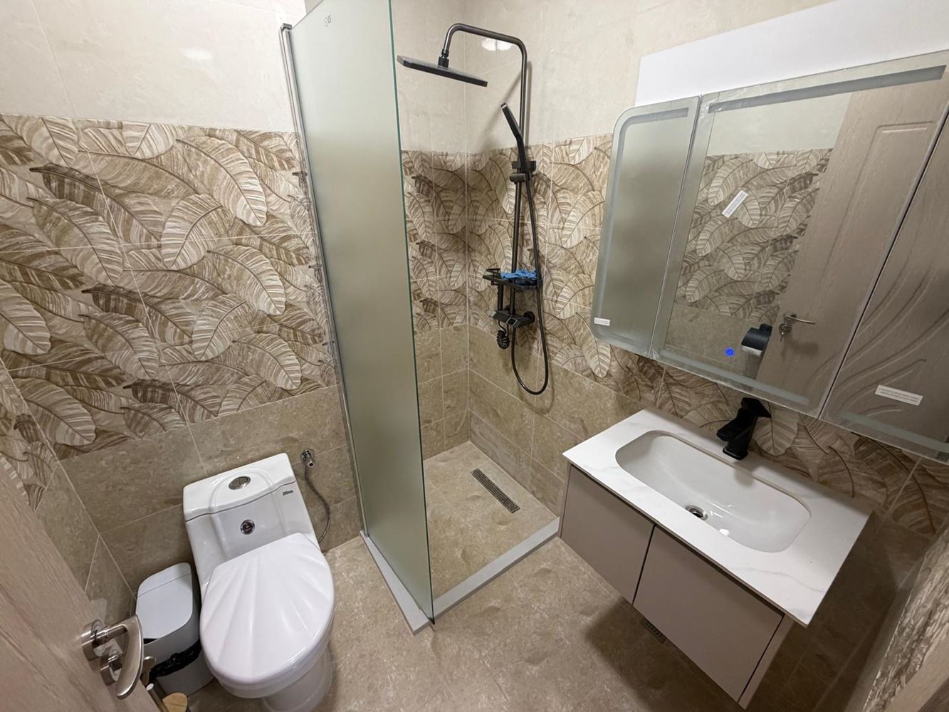 Apartmán se 2 ložnicemi v moderním komplexu s krásným zeleným prostředím v Ravdě