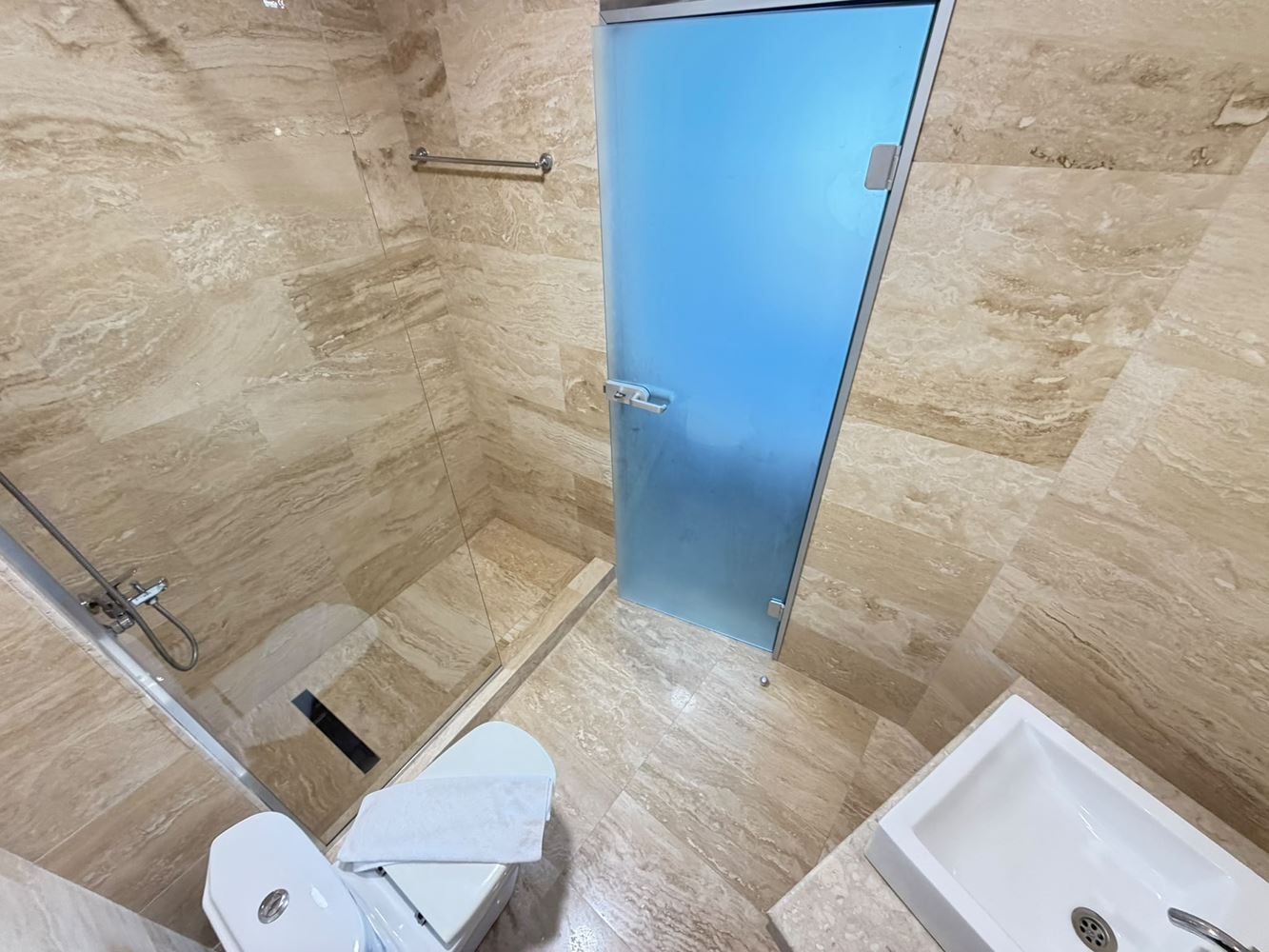 Luxusní apartmán v první linii u moře na Slunečném pobřeží s přímým výhledem na moře