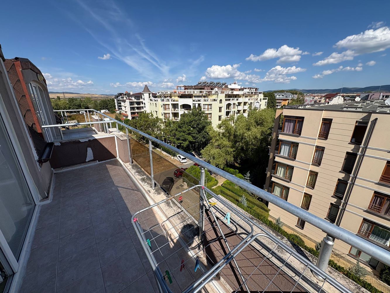 Byt s jednou ložnicí s potenciálem v nejzelenější části Slunečného pobřeží