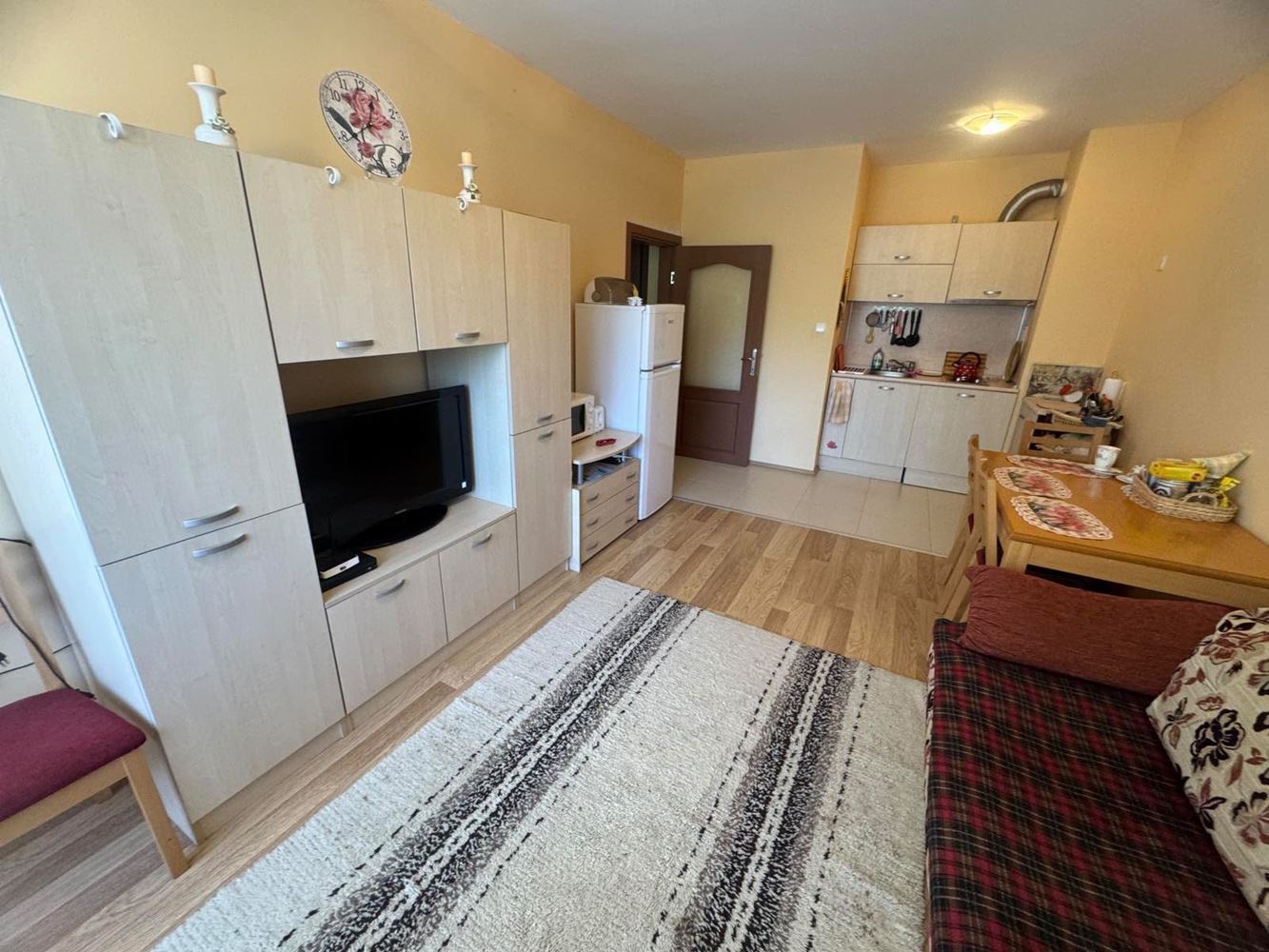 Apartmán s jednou ložnicí ve Starém městě Pomorie – kompletně zařízený, v obytné budově a připravený k nastěhování