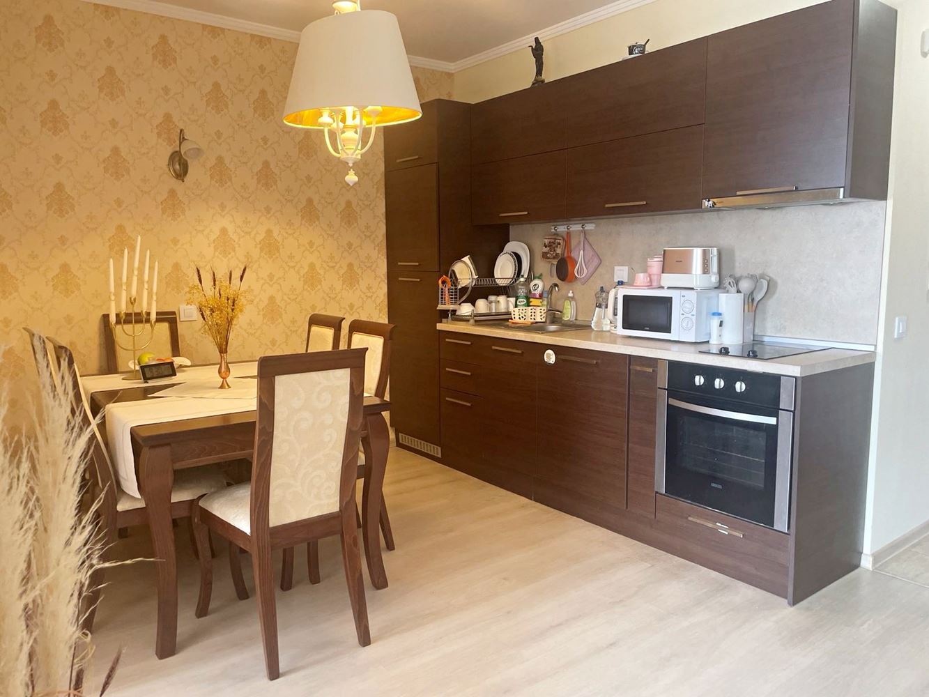 Prostorný apartmán se dvěma ložnicemi 100 metrů od pláže v Nesebaru