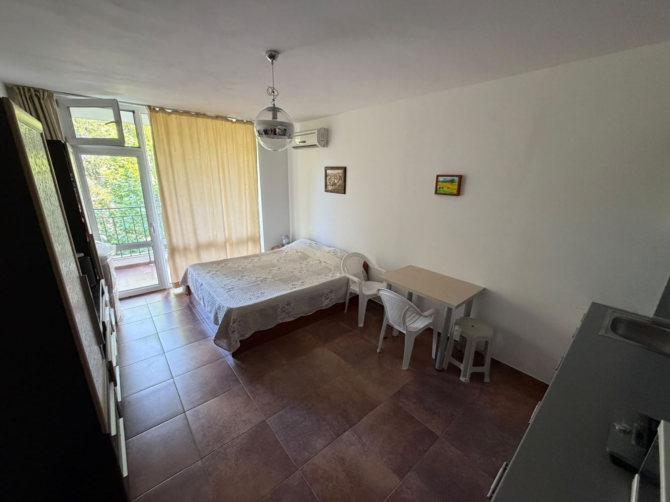 Funkční studio s výbornou lokalitou a vybavením na Slunečném pobřeží