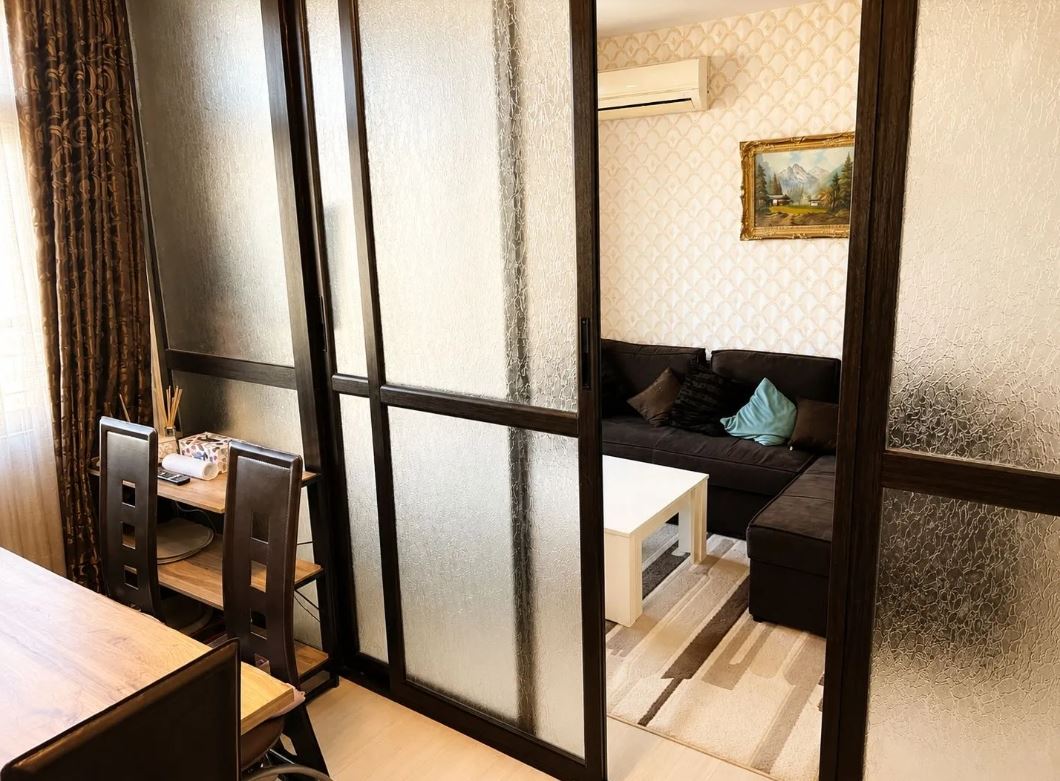 Prostorný mezonetový apartmán s panoramatickou terasou v Ravdě – skvělá volba pro bydlení, odpočinek nebo investici