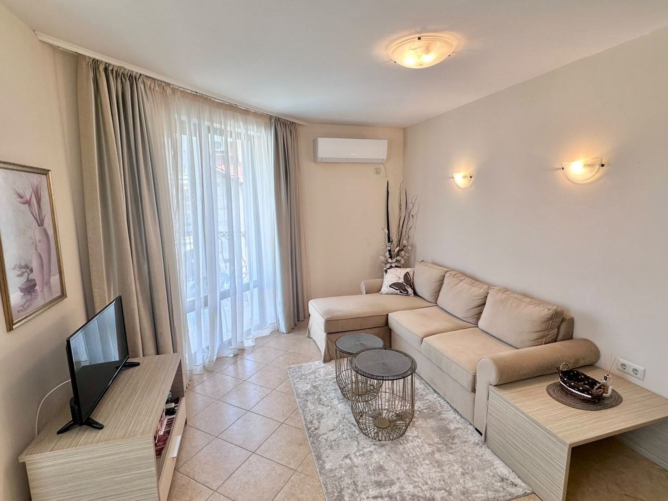Jedinečný 2+kk apartmán s balkonem a výhledem na bazén v prestižním komplexu ve Slunečném pobřeží
