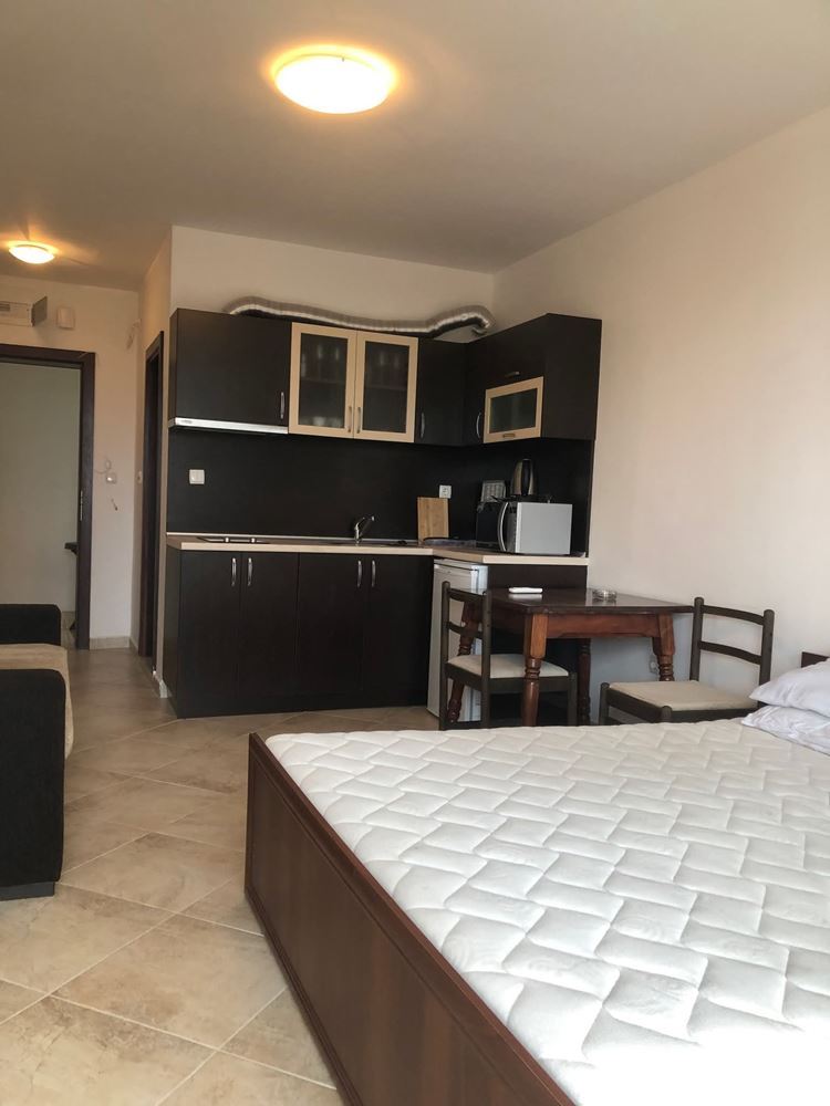 Zařízené studio v Ravadě jen pár kroků od Jižní pláže – bez poplatku za údržbu!