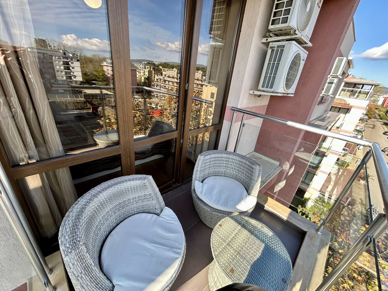 Moderní studio v prestižním komplexu na Slunečném pobřeží – ideální pro investici i komfortní bydlení