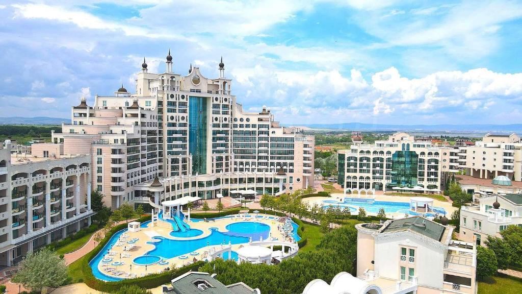 Prostorný apartmán s jednou ložnicí v první linii v Pomorie
