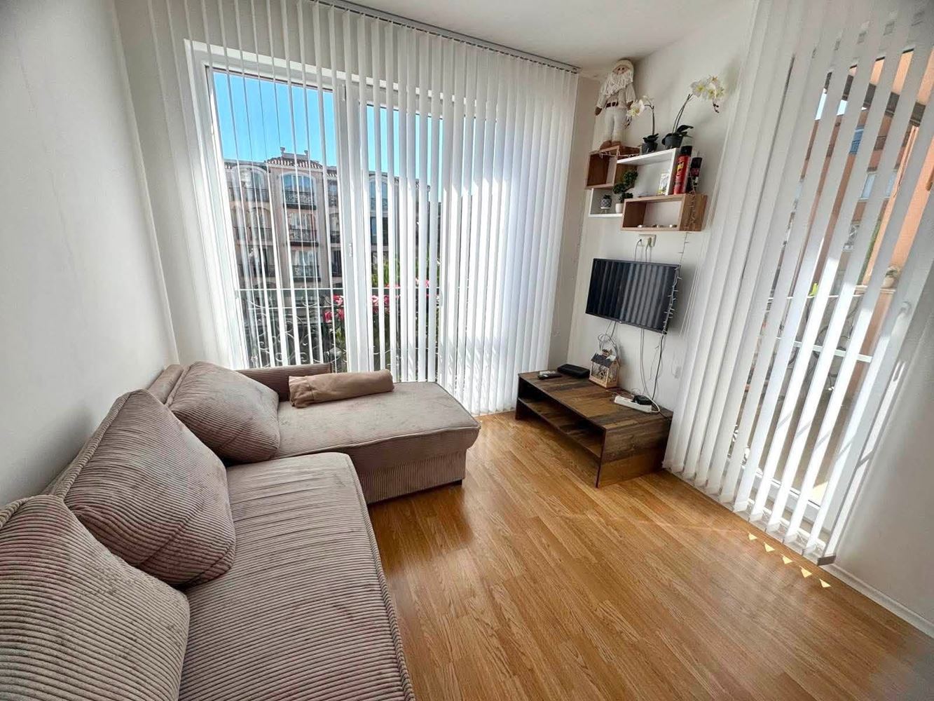 Stylový apartmán v komplexu s bohatou infrastrukturou – vynikající volba pro odpočinek s potenciálem pronájmu