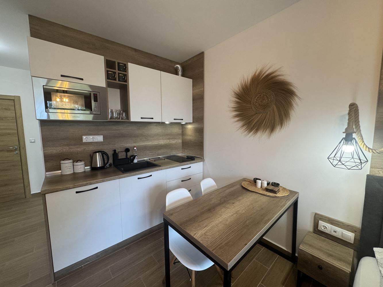 Elegantní studio v luxusním komplexu v srdci Slunečného pobřeží – pohodlí, styl a prestiž