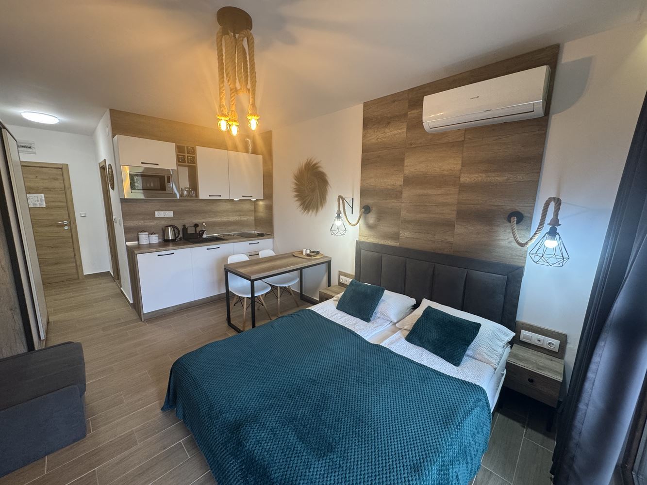 Elegantní studio v luxusním komplexu v srdci Slunečného pobřeží – pohodlí, styl a prestiž