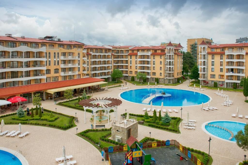 Prostorný apartmán se dvěma ložnicemi v luxusním komplexu v Slunečném pobřeží