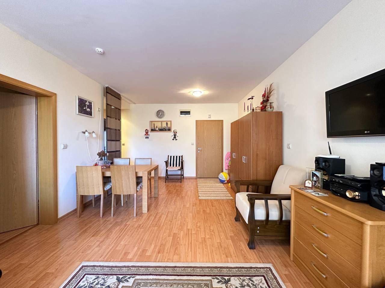 Sveti Vlas – plně zařízený apartmán v první linii s privátní pláží a atmosférou moře