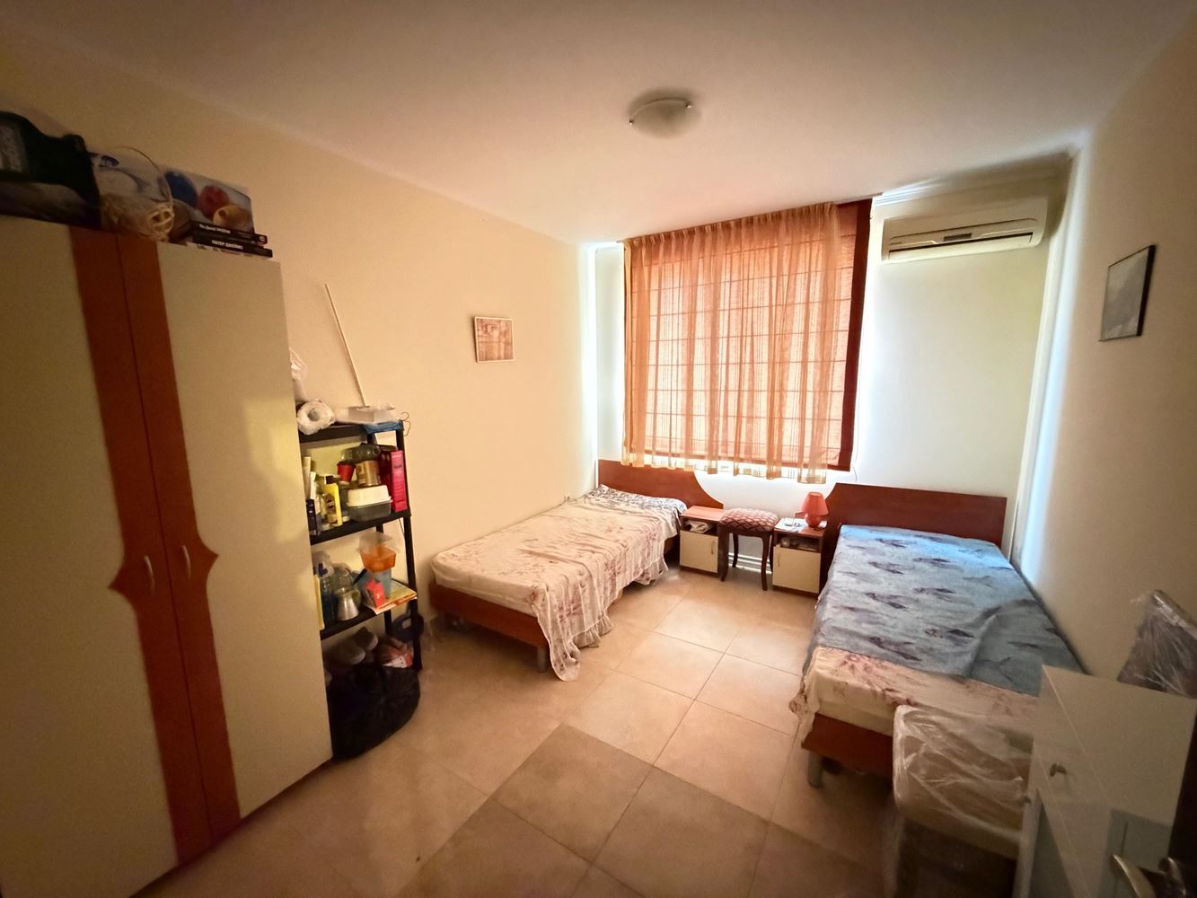 Apartmán se dvěma ložnicemi a výhledem na bazén v Nesebaru – prostor, komfort a výborná lokalita pouhých 300 metrů od moře