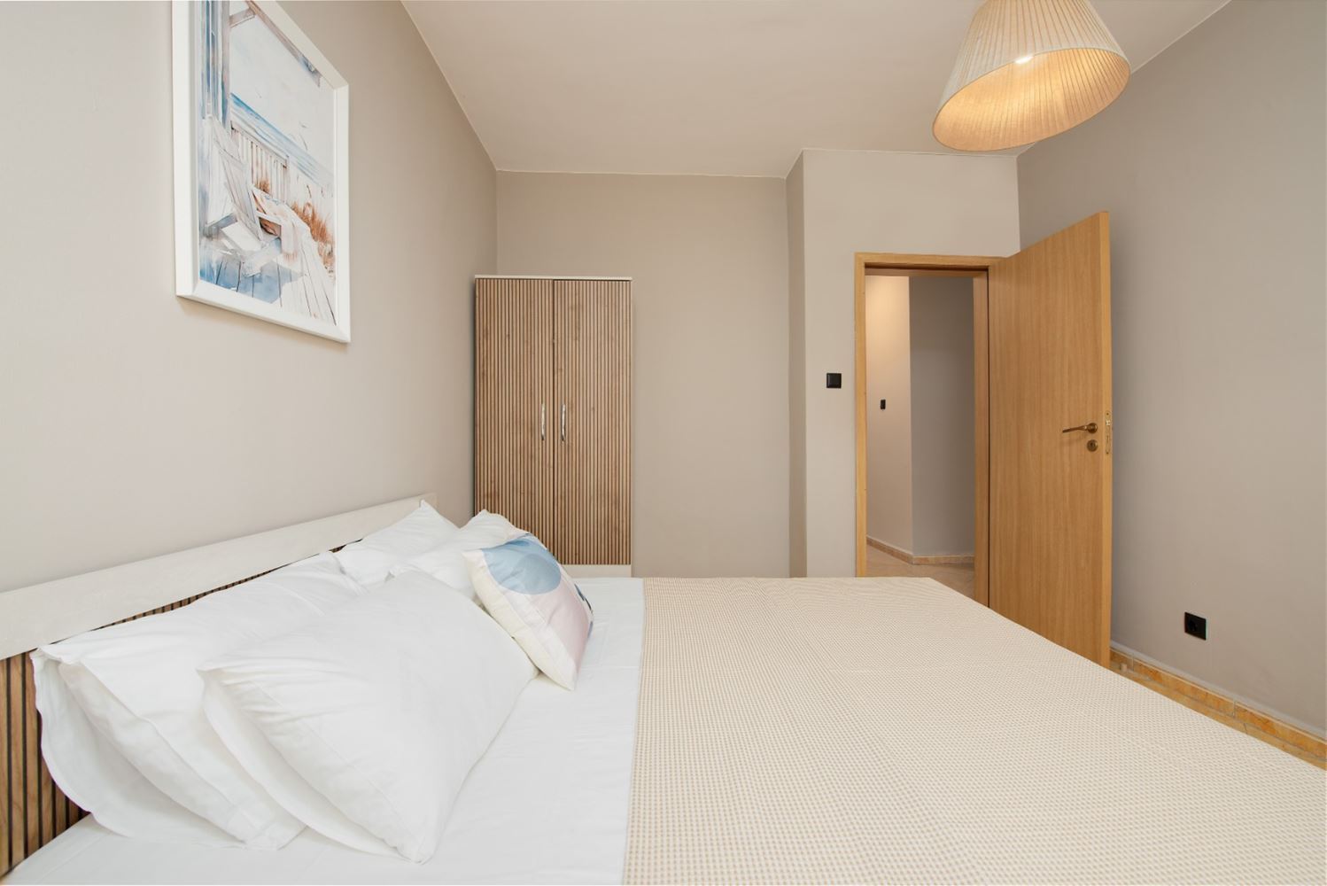 Stylově zrekonstruovaný byt se dvěma ložnicemi v udržovaném komplexu v Slunečném pobřeží – komfort, klid a výborná lokalita