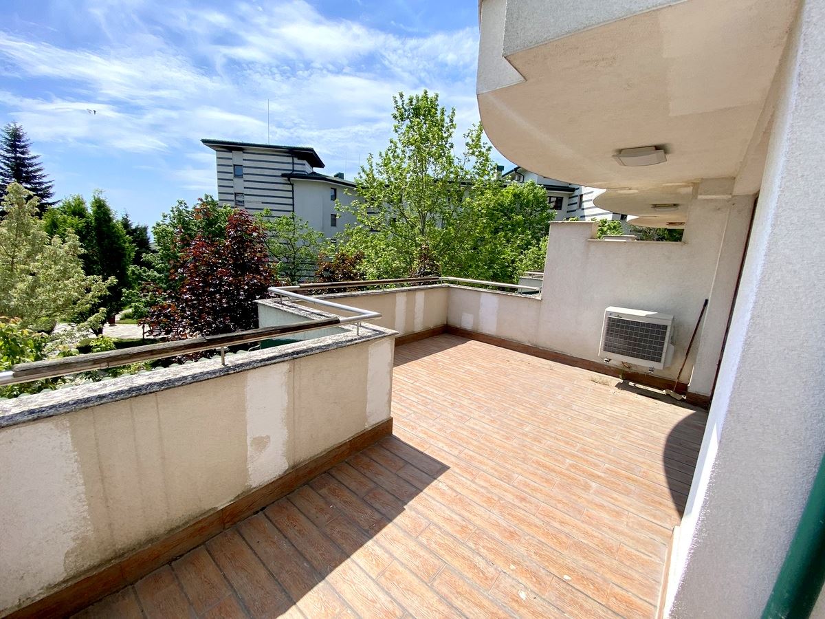 Dvoupokojový byt (s jednou ložnicí) v první linii u moře v Ravda – luxus, příroda a výhled na bazén