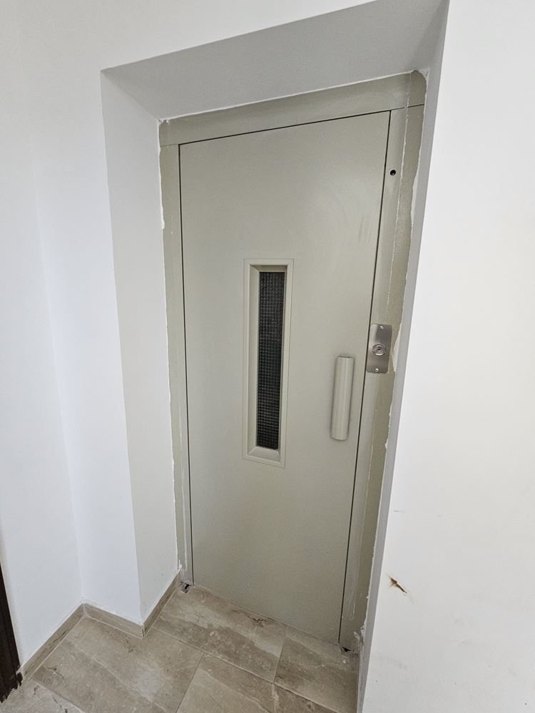 Prostorný a světlý byt se dvěma ložnicemi a dvěma velkými terasami v Meden Rudnik – ideální pro rodinu nebo investici