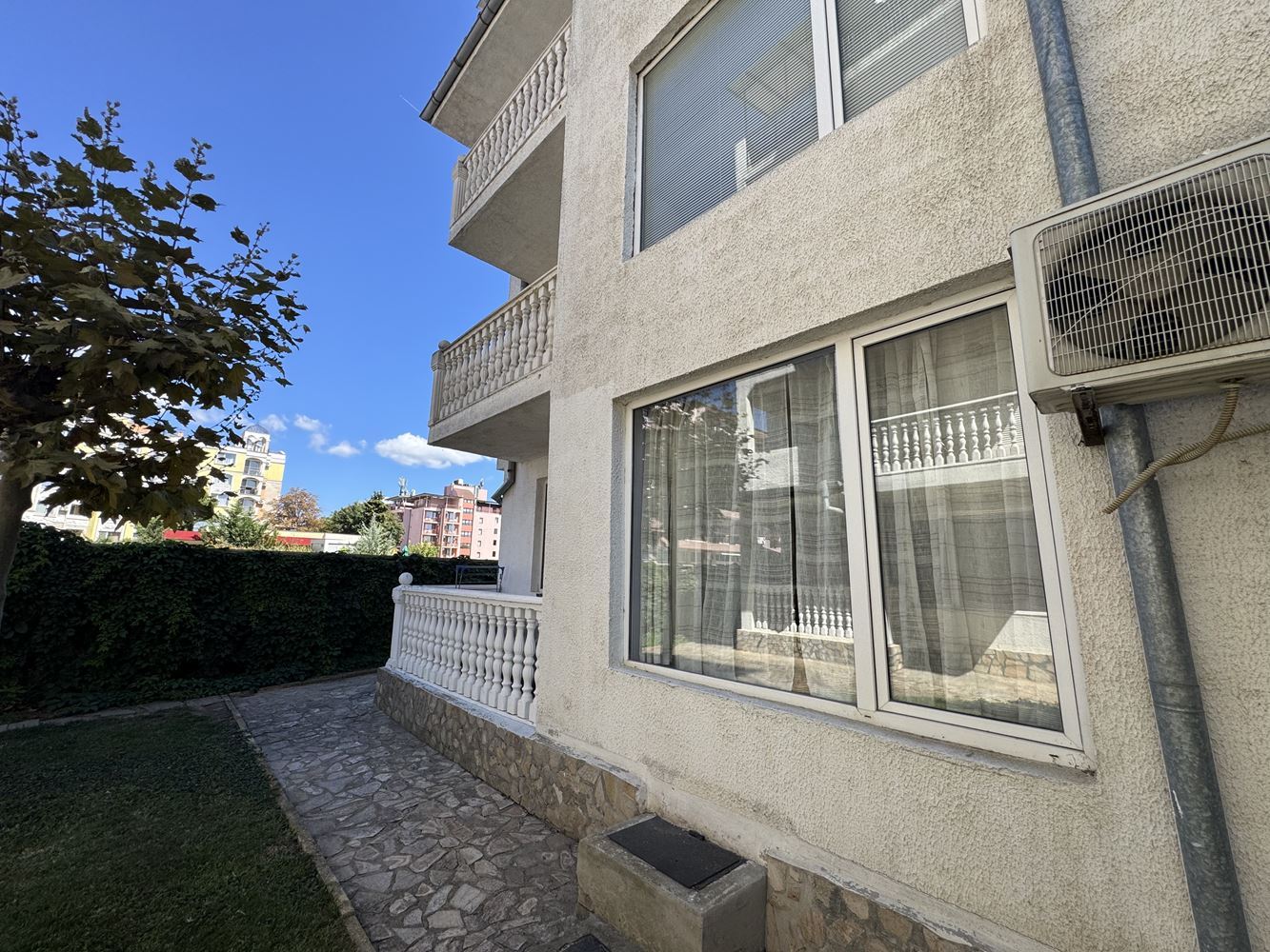 Útulný apartmán s jednou ložnicí v srdci Slunečného pobřeží v komplexu s vynikající infrastrukturou