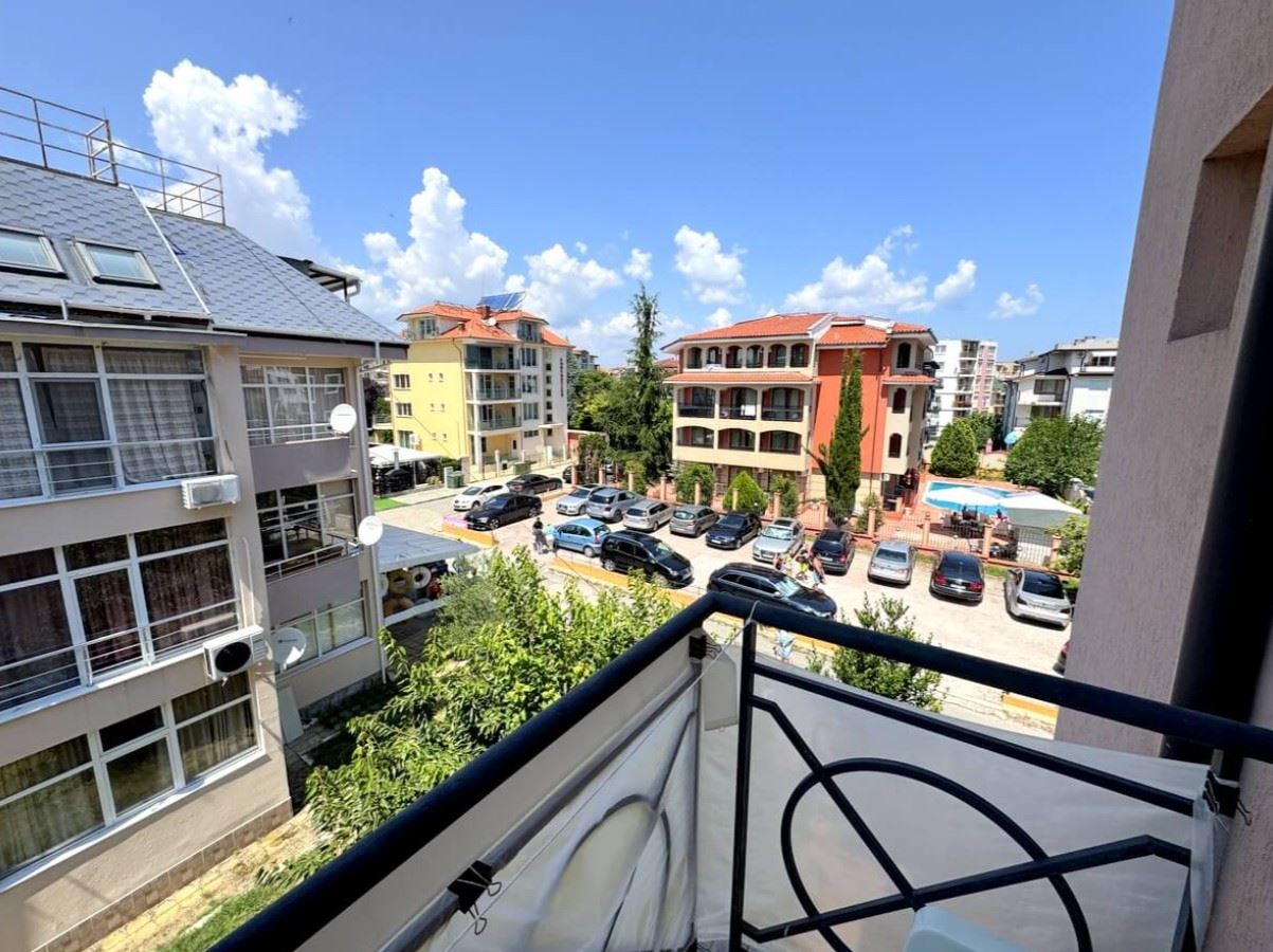 Prostorný apartmán s jednou ložnicí 200 metrů od moře v Ravdě – pohodlný domov u pobřeží