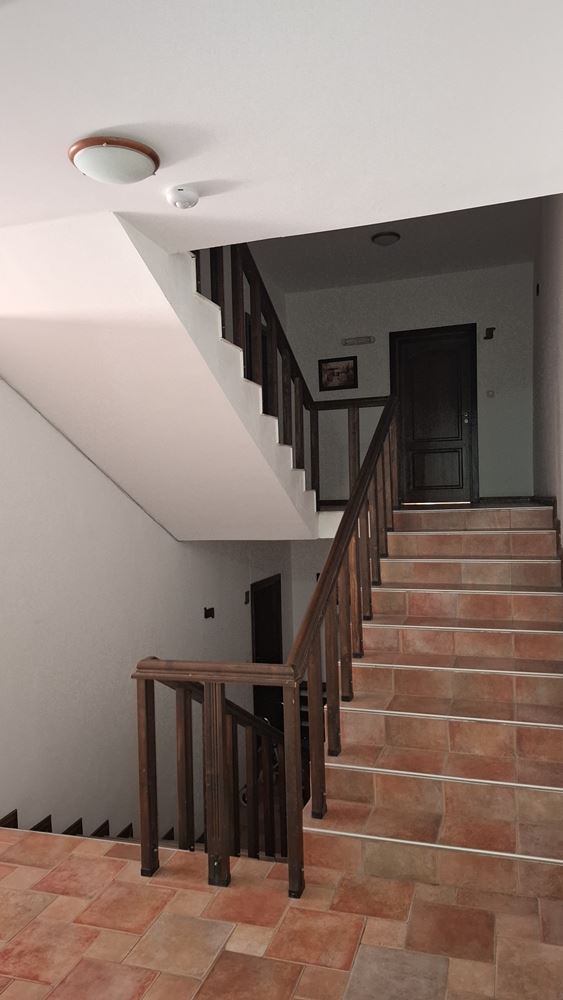 Luxusní apartmán se dvěma ložnicemi v první linii u moře ve Svatém Vlasu – jedinečná mořská atmosféra a prestižní komfort