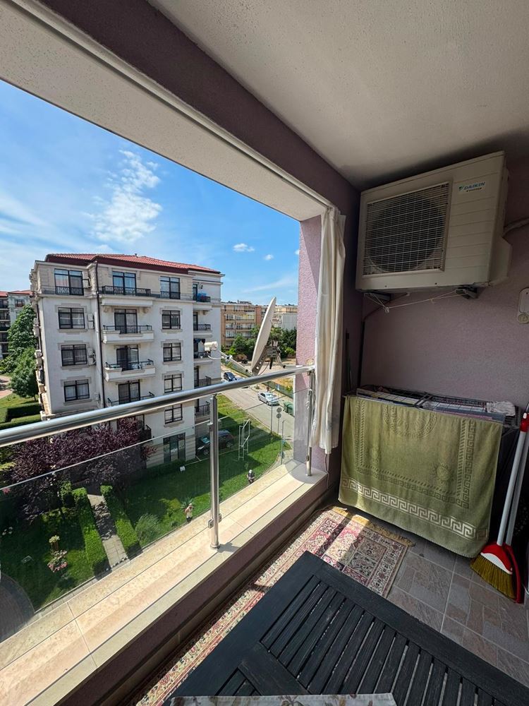 Prostorné a útulné studio v srdci Starého města Pomorie – pouze 50 metrů od pláže
