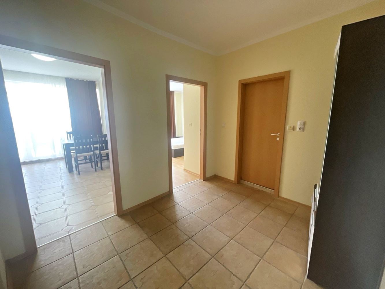 Prostorný apartmán s jednou ložnicí a výhledem na bazén ve Slunečném pobřeží