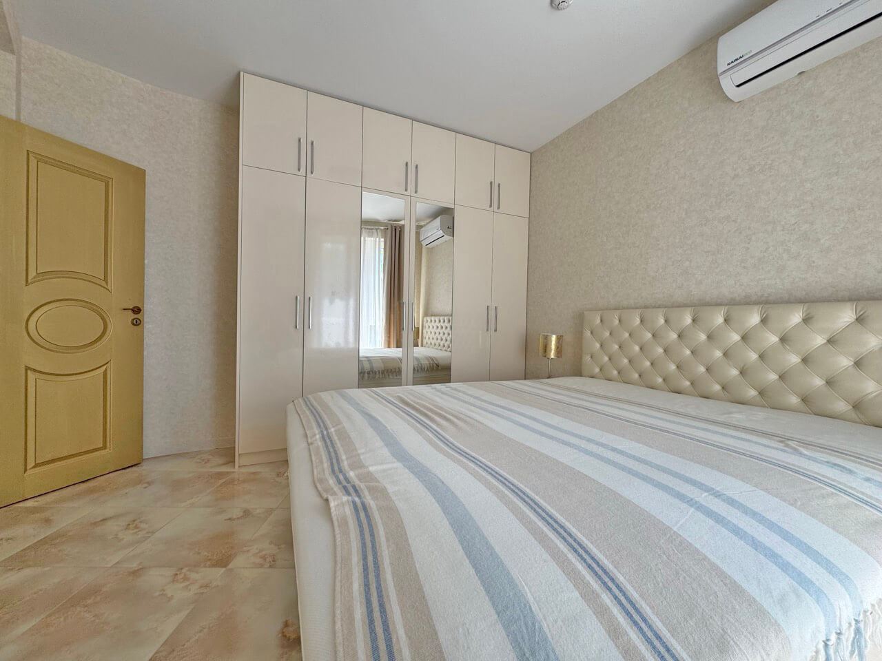 Světlý a stylový apartmán s jednou ložnicí v luxusním komplexu v Sunny Beach – vynikající volba pro bydlení a odpočinek