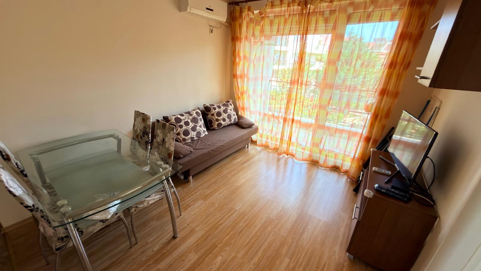 Útulný apartmán se dvěma ložnicemi v Nesebaru – komfortní bydlení v moderním rezidenčním komplexu