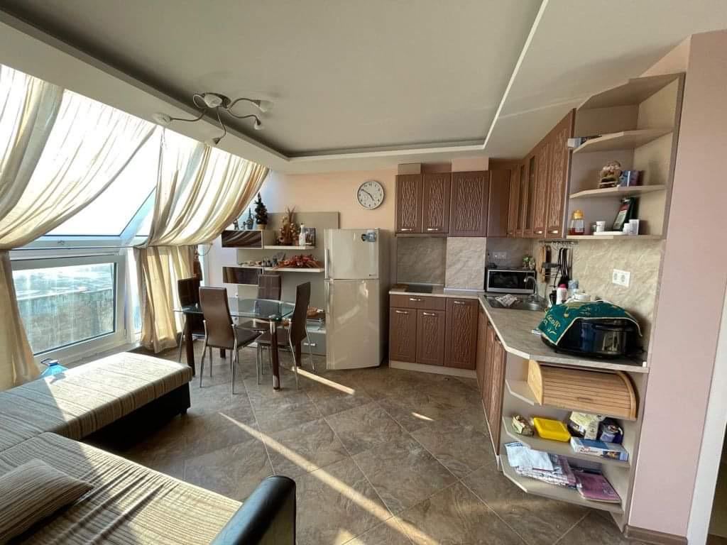 Panoramatický byt se dvěma ložnicemi s výhledem na moře v Ravdě – světlo, prostor a nízký poplatek za údržbu