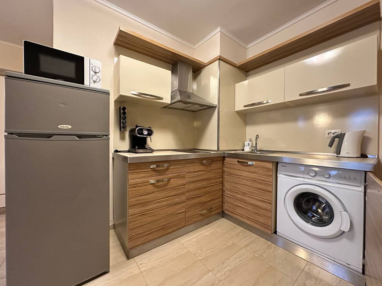 Luxusní apartmán v Nesebaru – vytříbený styl, resortní komfort a vybavení pro celoroční bydlení
