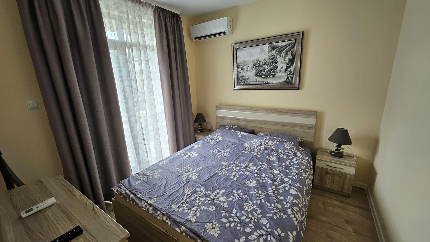 Útulný byt s jednou ložnicí v Pomorie s nízkým poplatkem za údržbu a výhledem do upraveného zeleného dvora