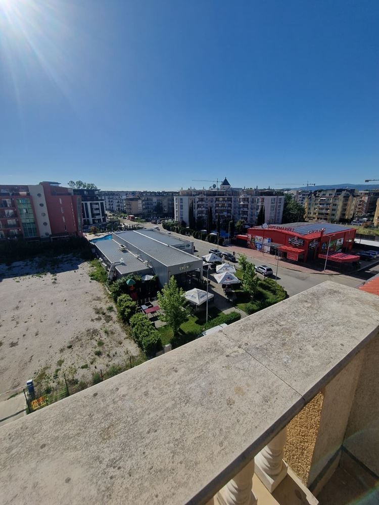 Byt s jednou ložnicí a panoramatickým výhledem v Slunečném pobřeží