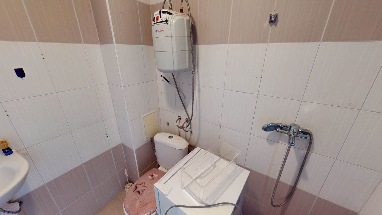Prostorný byt se dvěma ložnicemi v blízkosti Slunečného pobřeží – moderní komfort a SPA vybavení po celý rok