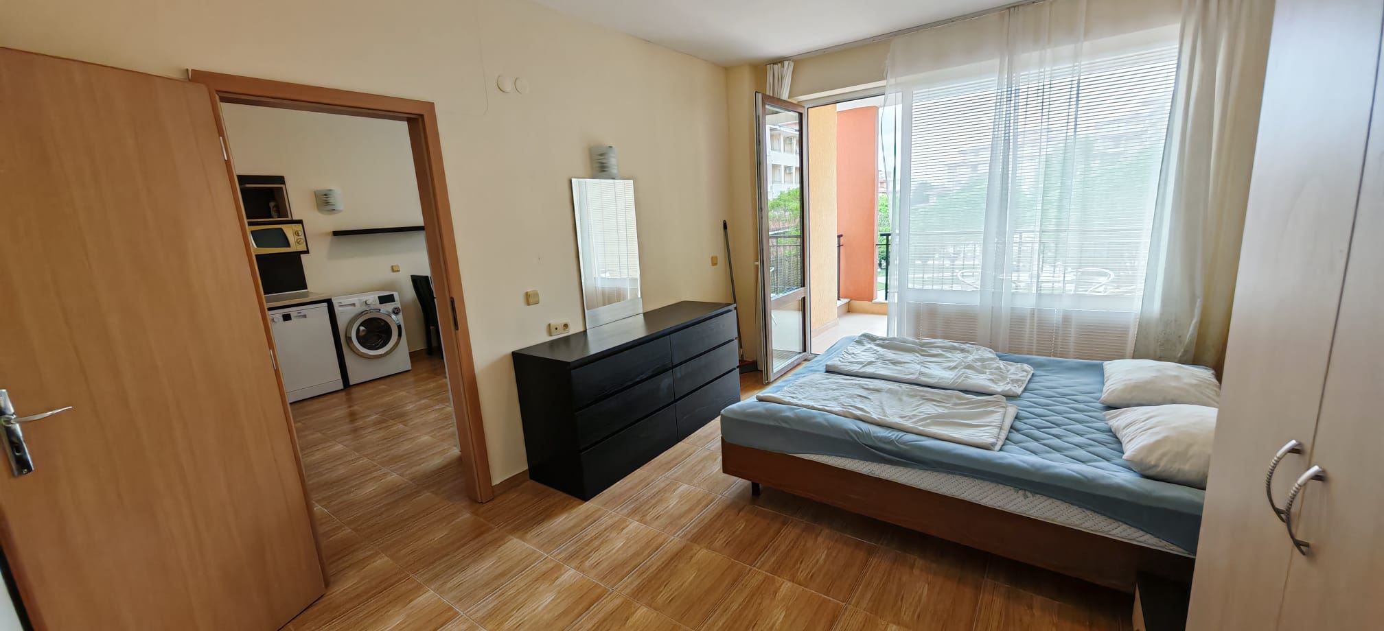 Prostorný apartmán s jednou ložnicí s výhledem na bazén v luxusním komplexu ve Sveti Vlas