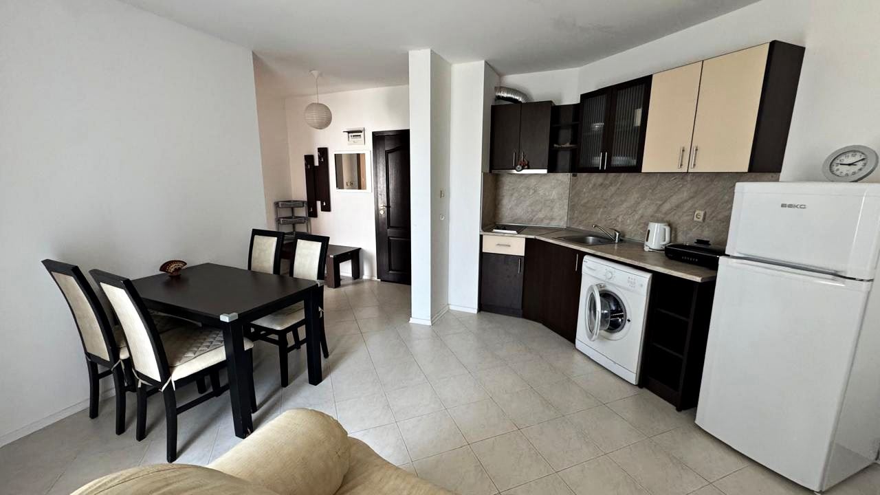 Útulný apartmán s jednou ložnicí v udržovaném komplexu – komfort, klid a vynikající podmínky pro odpočinek